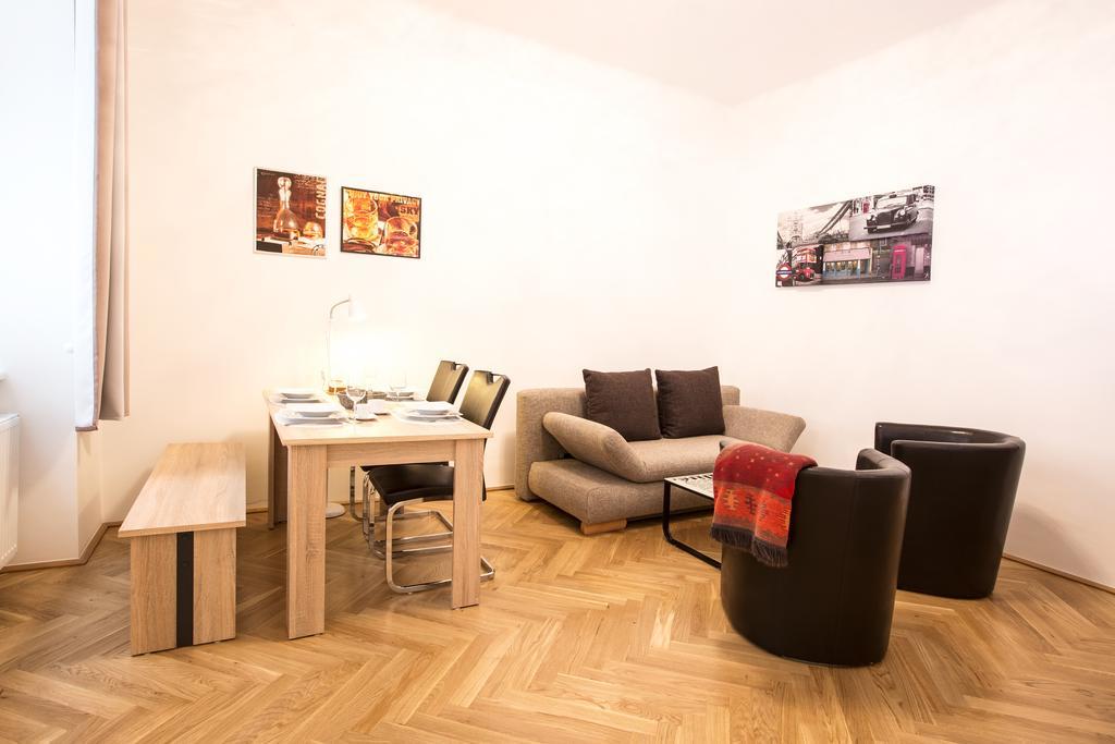 The Barts Apartments - Self Check-In Vienna Room photo